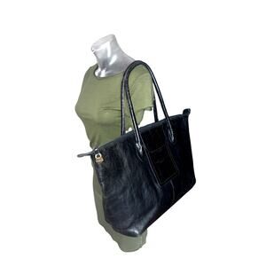 FURLA Black Leather LARGE Tote Bag Purse Full Zip Closure Italy CASUAL TRAVEL